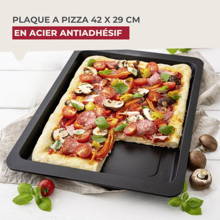 Ensemble pour pizza avec une plaque de cuisson four, 2 planches à pizza rondes et une roulette à pizza Fackelmann